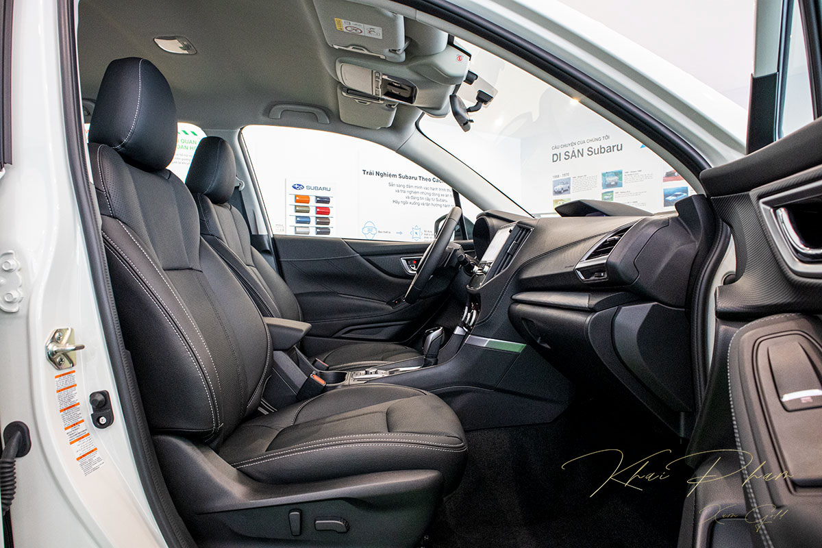 Ảnh chụp ghế phụ xe Subaru Forester 2020 