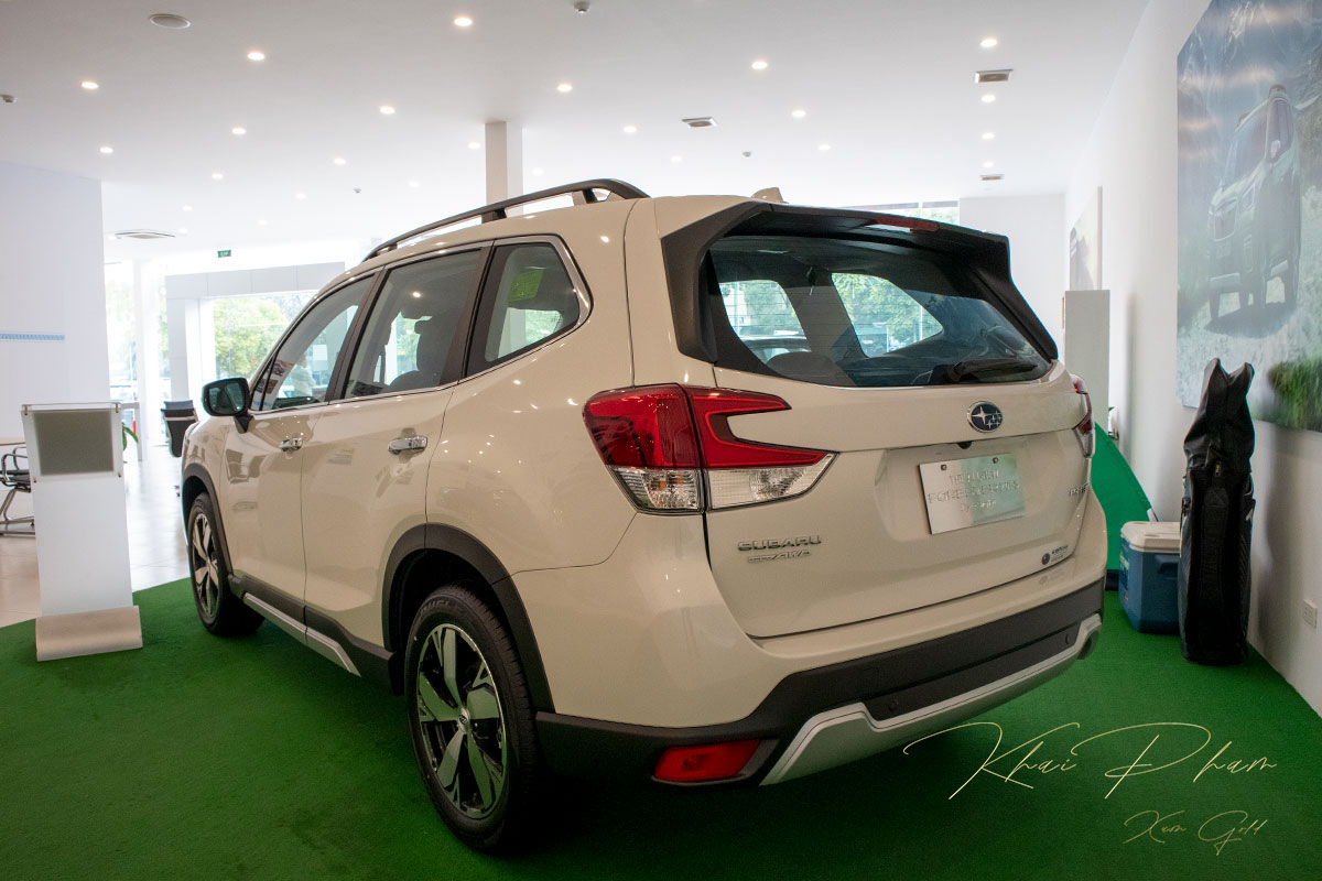 Ảnh chụp đuôi xe Subaru Forester 2020 1