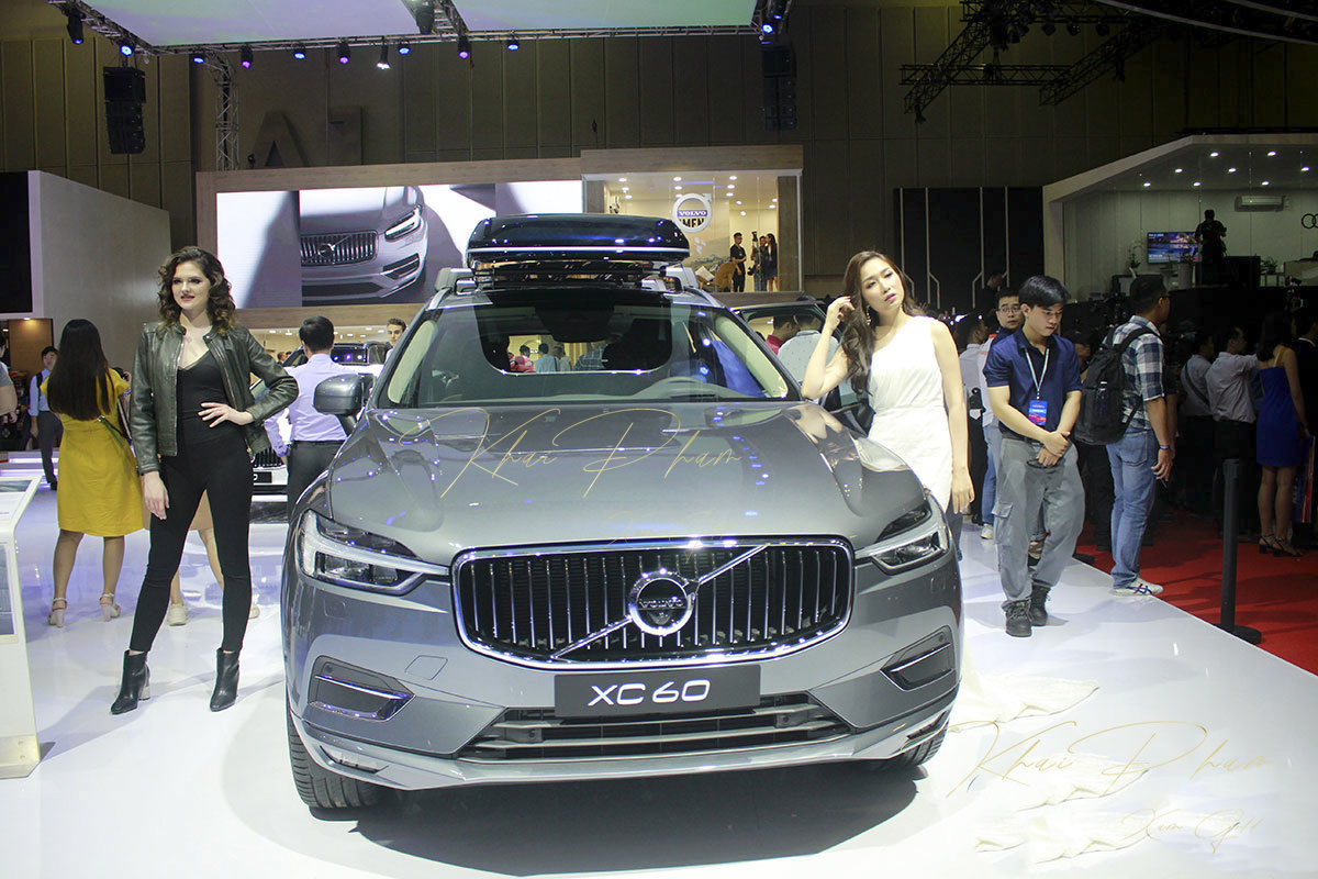 Thoát chết khi tai nạn trước đầu ô tô nhờ phanh tự động bởi đây là chiếc xe "An toàn nhất thế giới" a2