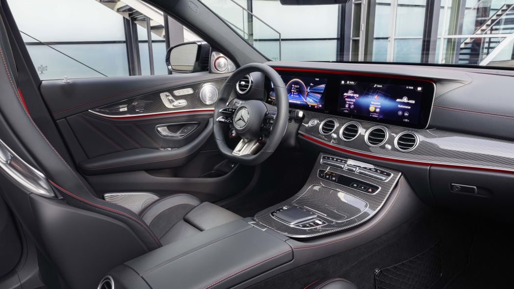 Mercedes-Benz E-Class tích hợp công nghệ đỉnh cao Mercedes-Benz E-Class tích hợp công nghệ đỉnh cao.