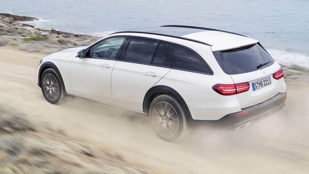 Mercedes-Benz E-Class 2021 All-Terrain bất ngờ tham chiến Mercedes-Benz E-Class 2021 All-Terrain bất ngờ tham chiến.