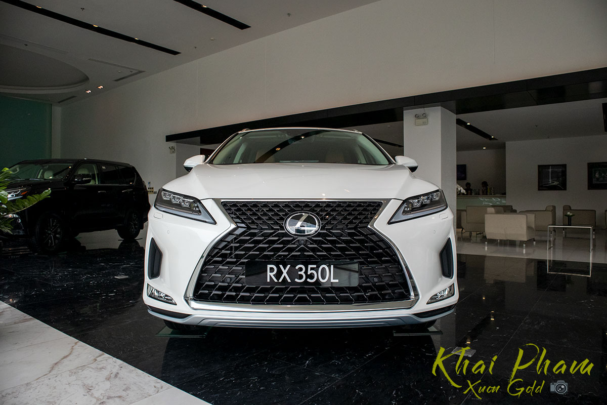 Ảnh chụp trước xe Lexus RX 350L 2020