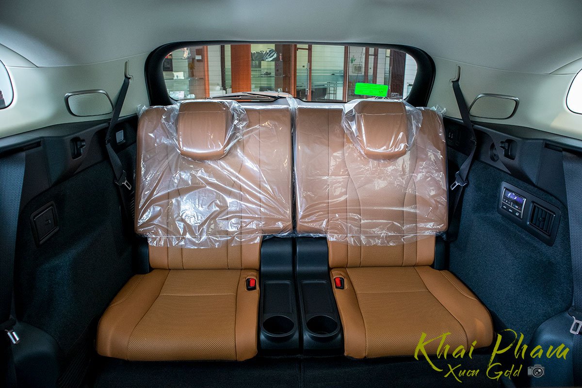 Ảnh chụp ghế cuối xe Lexus RX 350L 2020 1