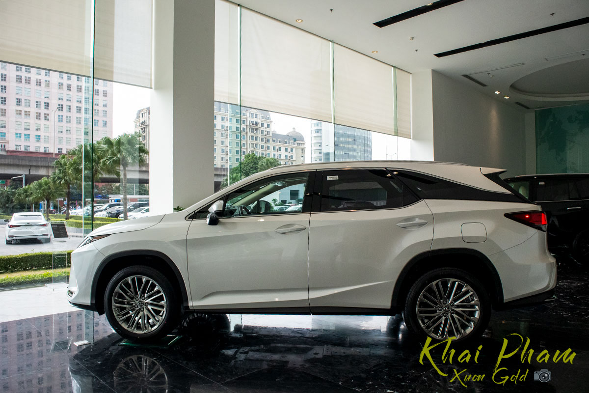 Ảnh chụp thân xe Lexus RX 350L 2020 2
