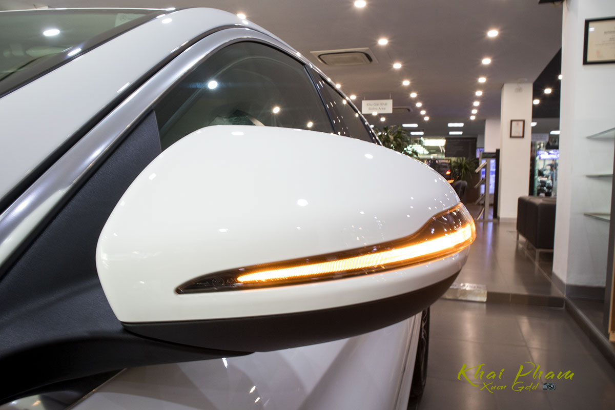 Ảnh chi tiết xe Mercedes-Benz C 180 2020 vừa cập bến đại lý 13 Ảnh chụp gương xe Mercedes-Benz C 180 2020