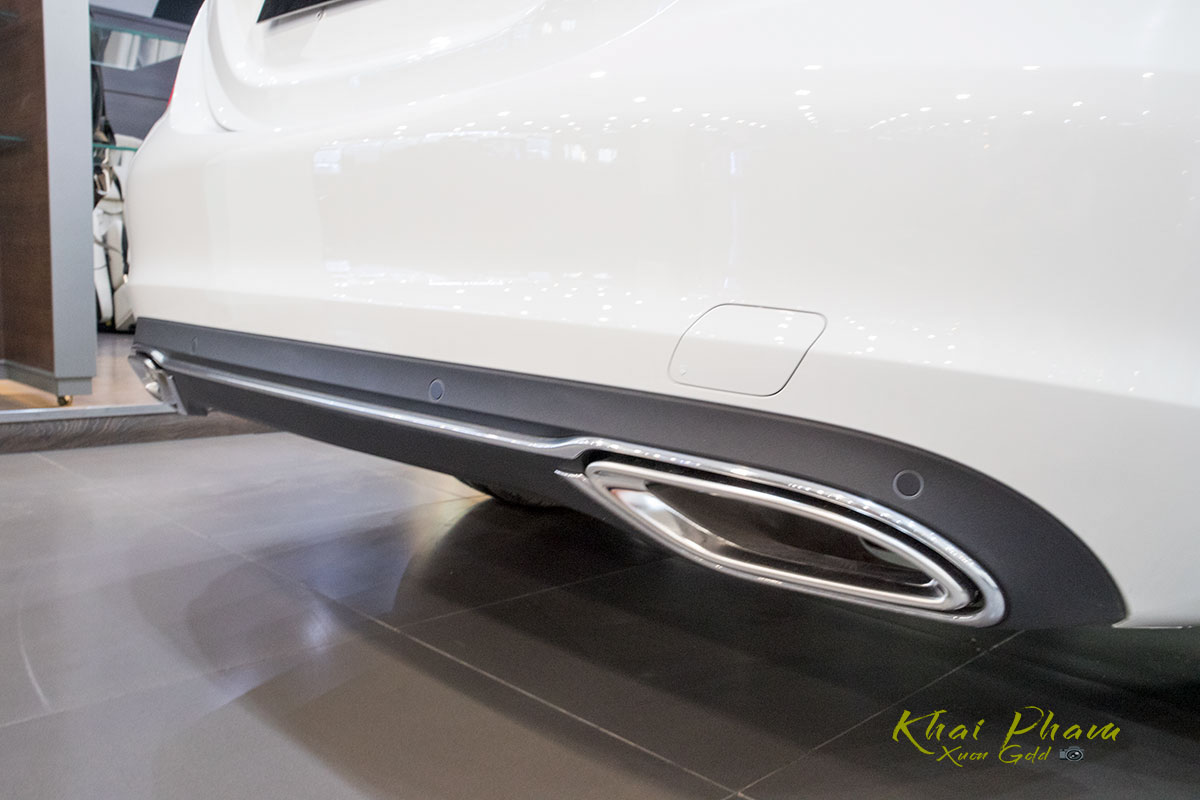 Ảnh chi tiết xe Mercedes-Benz C 180 2020 vừa cập bến đại lý 18 Ảnh chụp cản sau xe Mercedes-Benz C 180 2020 1