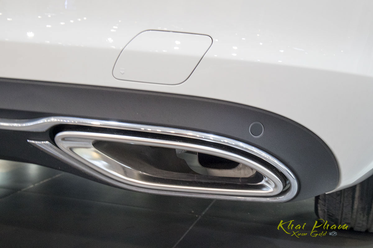 Ảnh chi tiết xe Mercedes-Benz C 180 2020 vừa cập bến đại lý 17 Ảnh chụp ống xe Mercedes-Benz C 180 2020