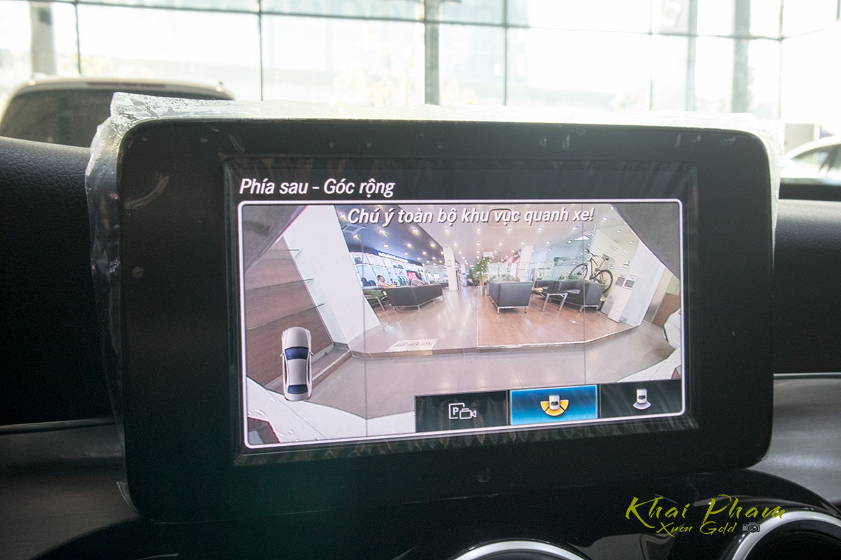 Ảnh chi tiết xe Mercedes-Benz C 180 2020 vừa cập bến đại lý 35 Ảnh chụp camera lùi xe Mercedes-Benz C 180 2020 1