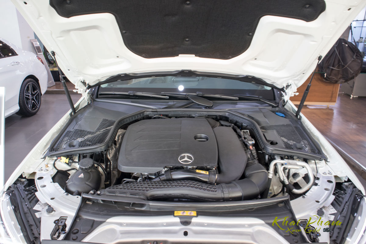 Ảnh chi tiết xe Mercedes-Benz C 180 2020 vừa cập bến đại lý 36 Ảnh chụp động cơ xe Mercedes-Benz C 180 2020 1