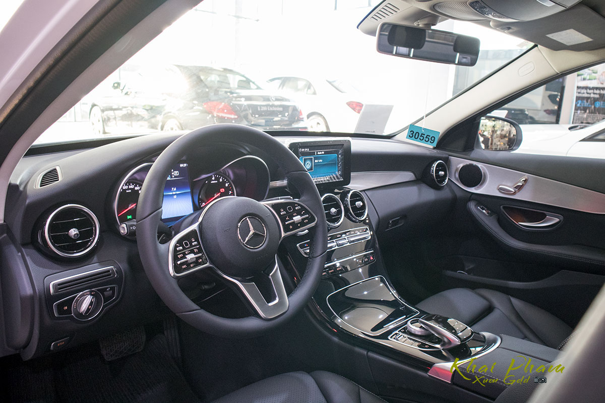 Ảnh chi tiết xe Mercedes-Benz C 180 2020 vừa cập bến đại lý 20 Ảnh chụp táp-lô xe Mercedes-Benz C 180 2020 1