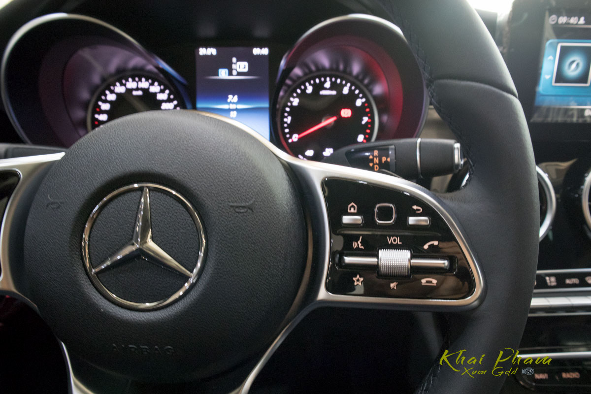 Ảnh chi tiết xe Mercedes-Benz C 180 2020 vừa cập bến đại lý 24 Ảnh chụp nút bấm xe Mercedes-Benz C 180 2020 1