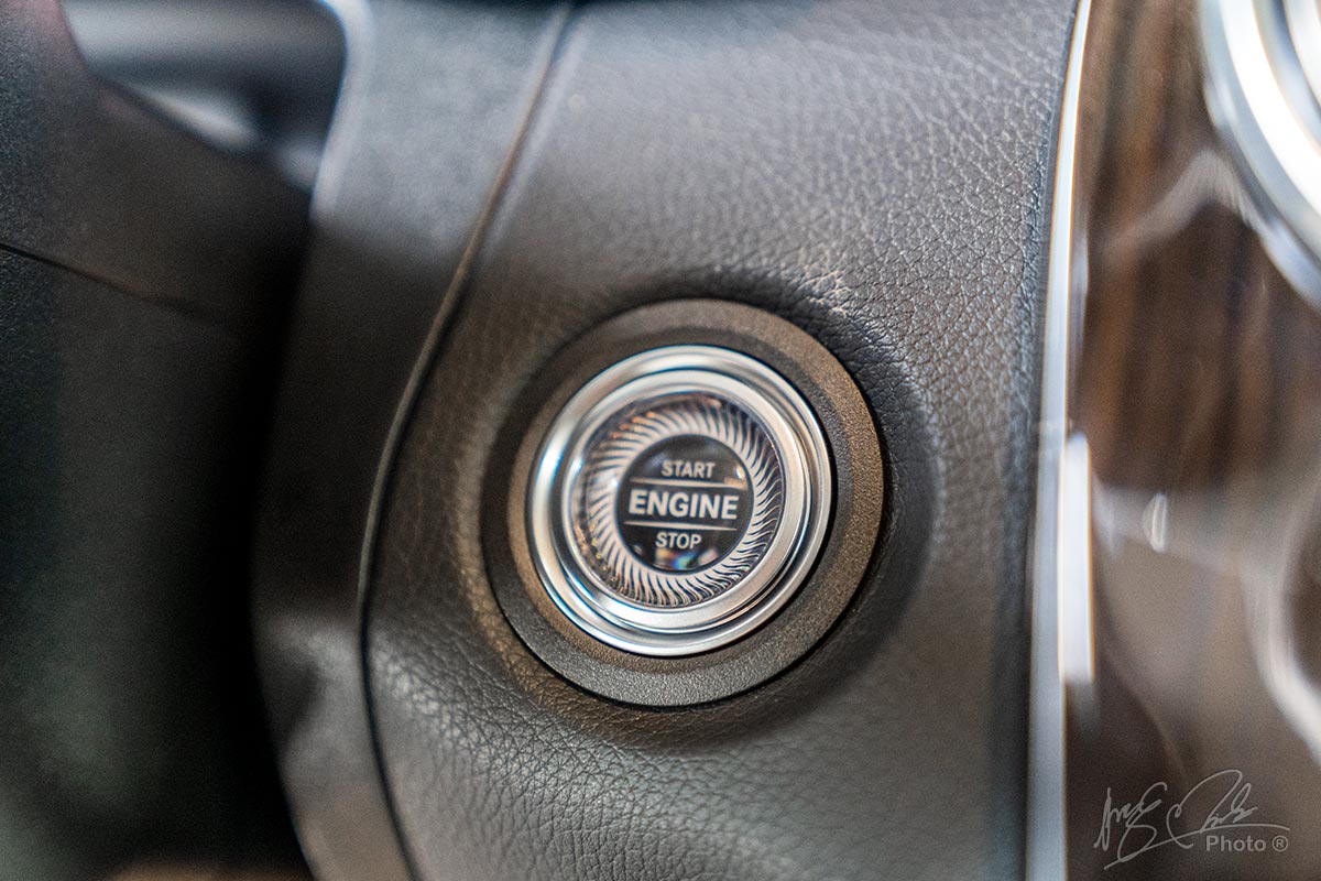 Đánh giá xe Mercedes-Benz GLC 200 2020: Nút bấm có thiết kế như đàn anh E-Class và S-Class.