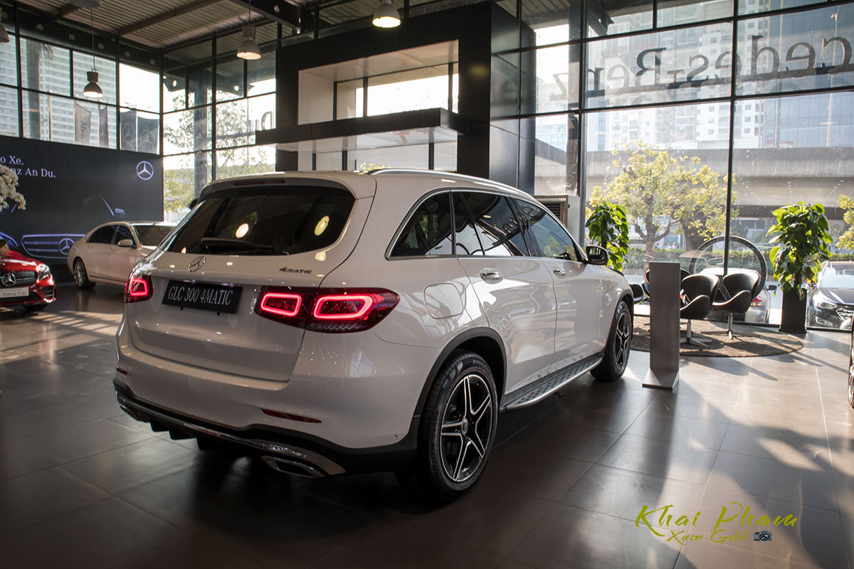 Hình ảnh sau xe Mercedes-Benz GLC 300 4Matic 2020
