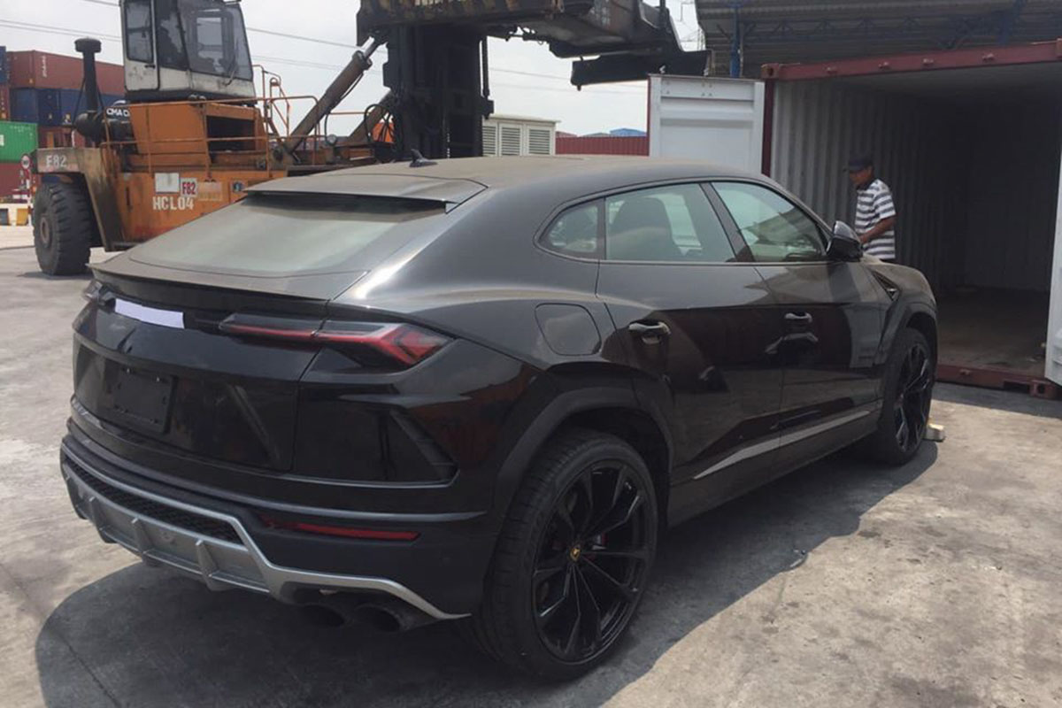 "Khui công" siêu SUV Lamborghini Urus Black Edition đầu tiên về Việt Nam trong năm 2020 a2