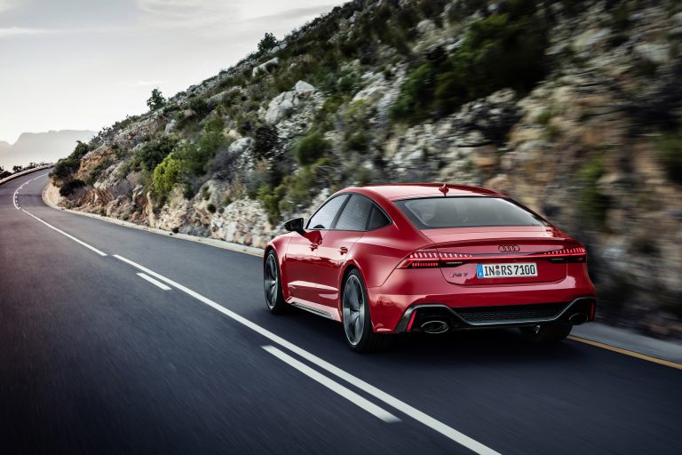 Xe sang Audi RS7 2020 cao thấp tùy biến.