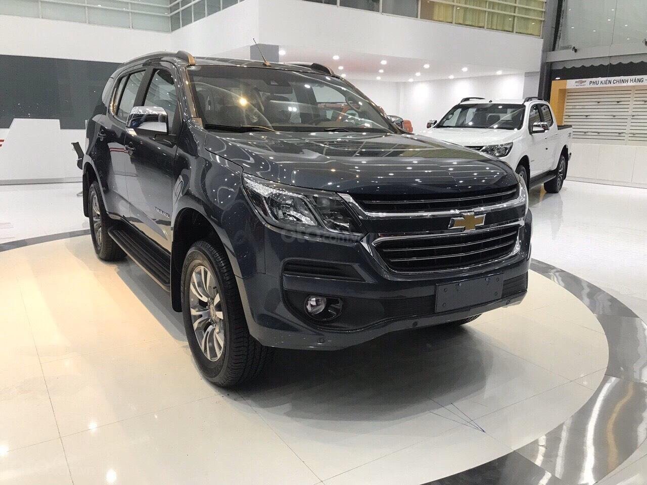 Chevrolet Trailblazer LTZ đời 2018 giảm hơn 300 triệu đồng.