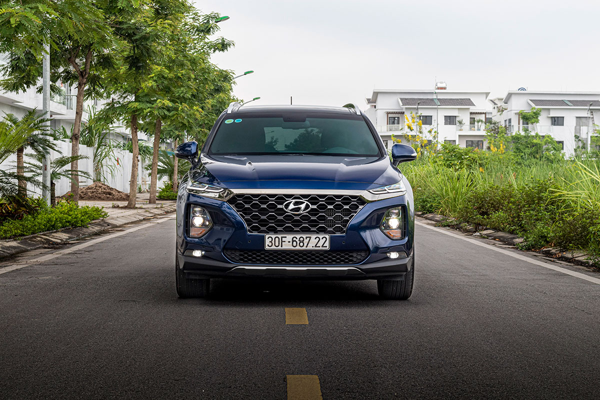 Hyundai Santa Fe.