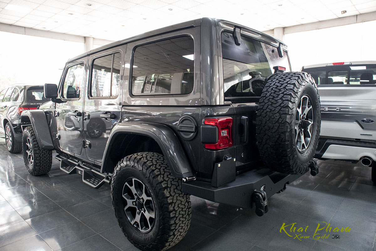 Ảnh chụp thân xe Jeep Wrangler Rubicon 2020