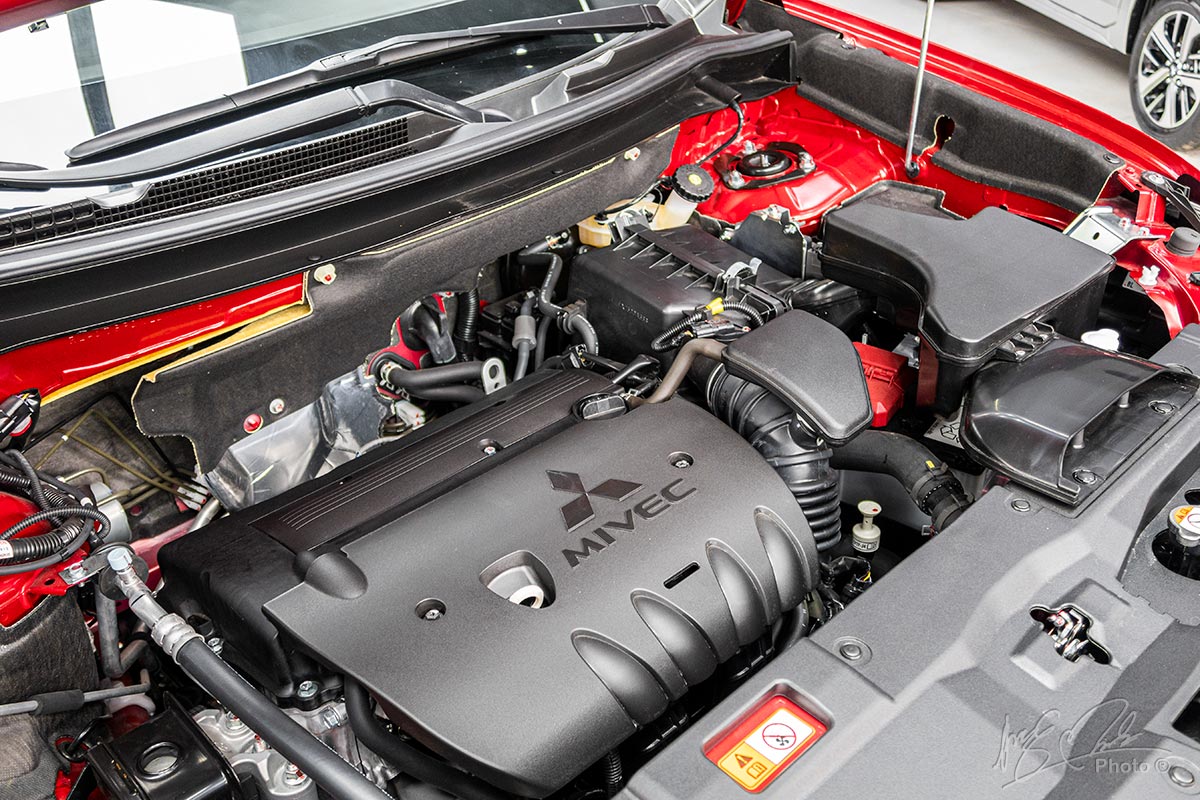 Đánh giá xe Mitsubishi Outlander 2.0 CVT Premium 2020: Động cơ 2.0 MIVEC không đổi.