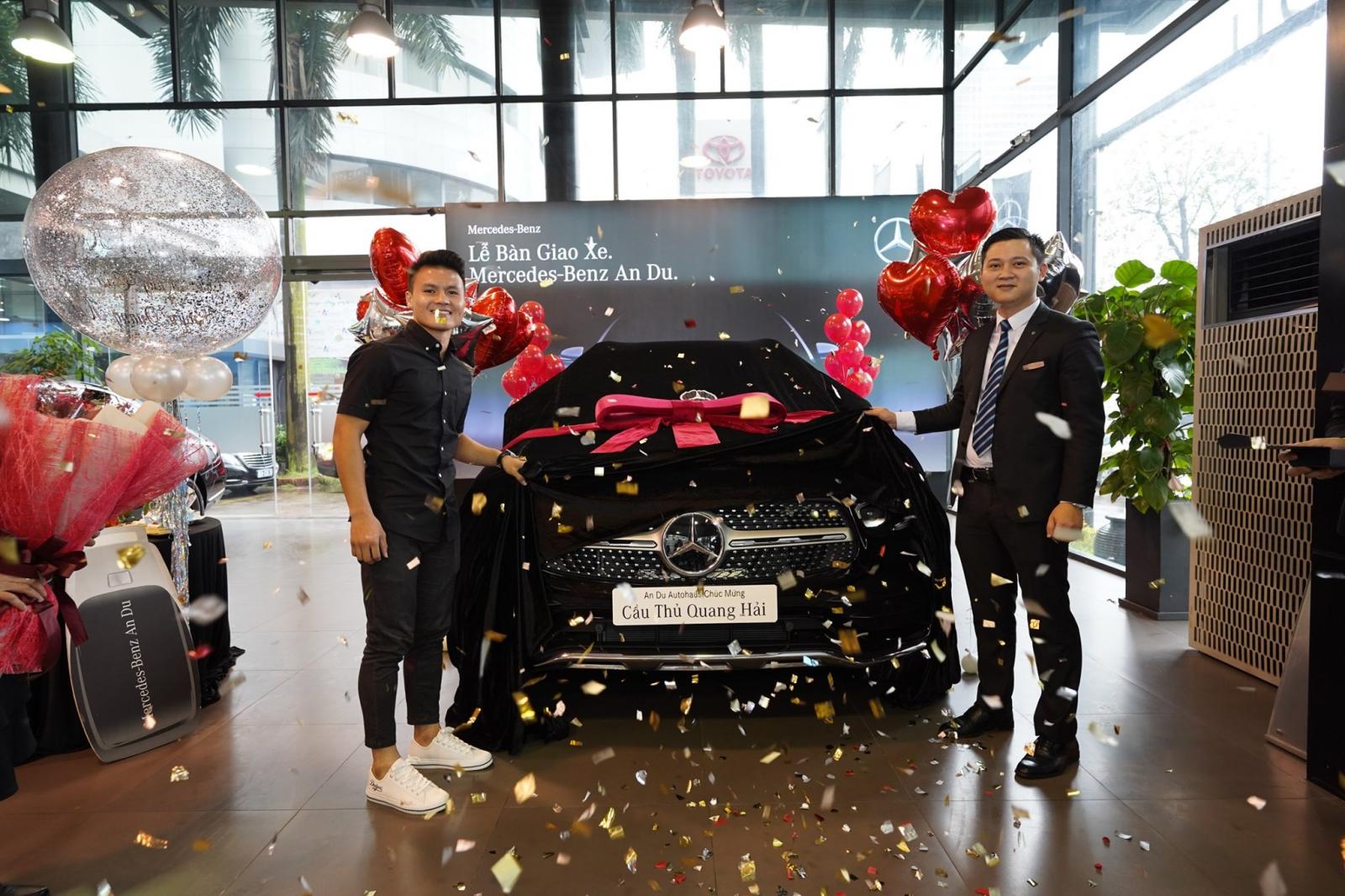 Cầu thủ Quang Hải sắm xế sang Mercedes-Benz GLC 300 4Matic 2020 giá 2,399 tỷ đồng a1