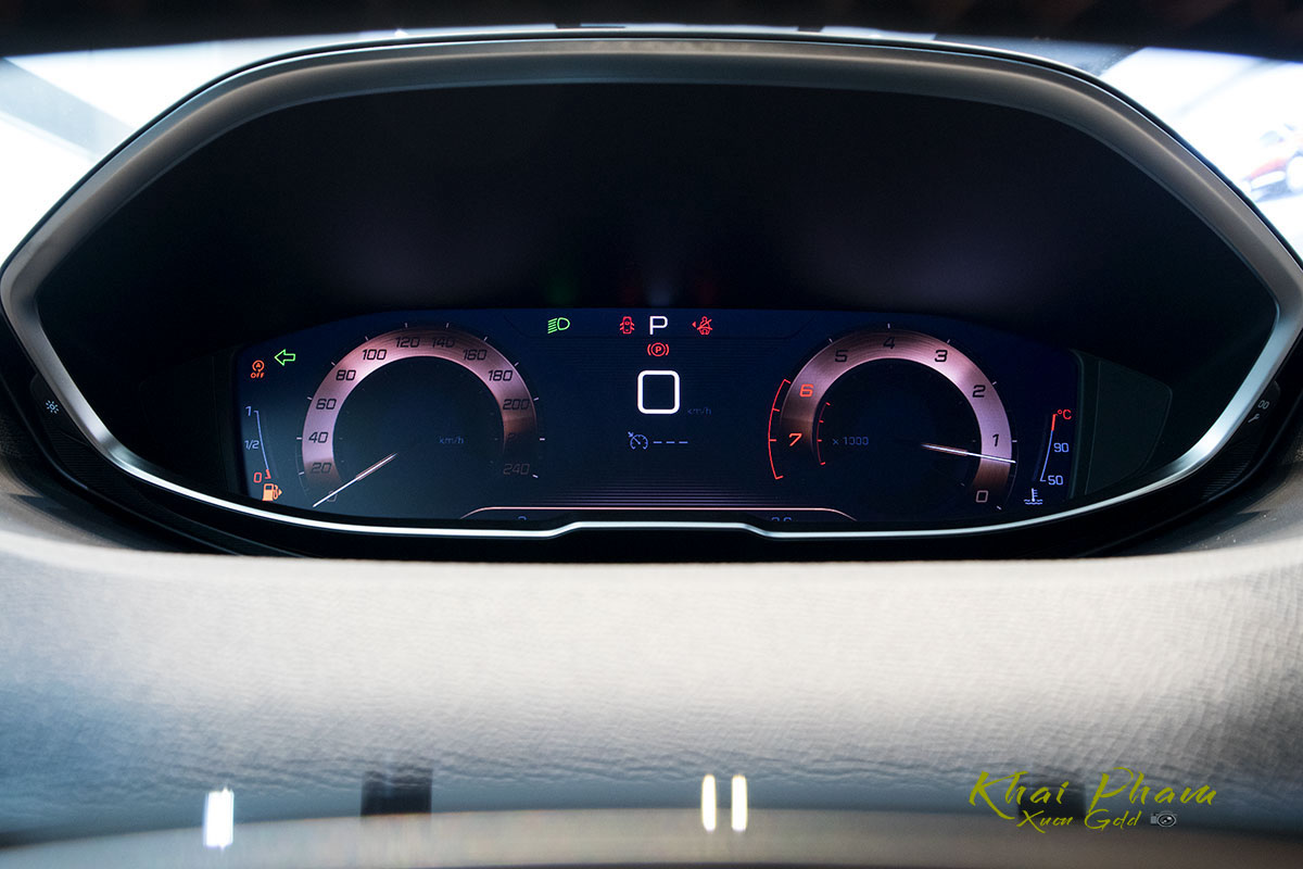 Ảnh chụp đồng hồ xe Peugeot 5008​​ Active 2020