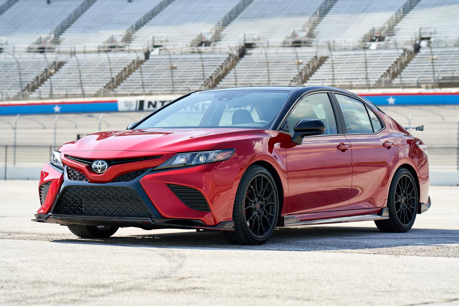 Ngoại thất xe Toyota Camry 2020 Ngoại thất xe Toyota Camry 2020