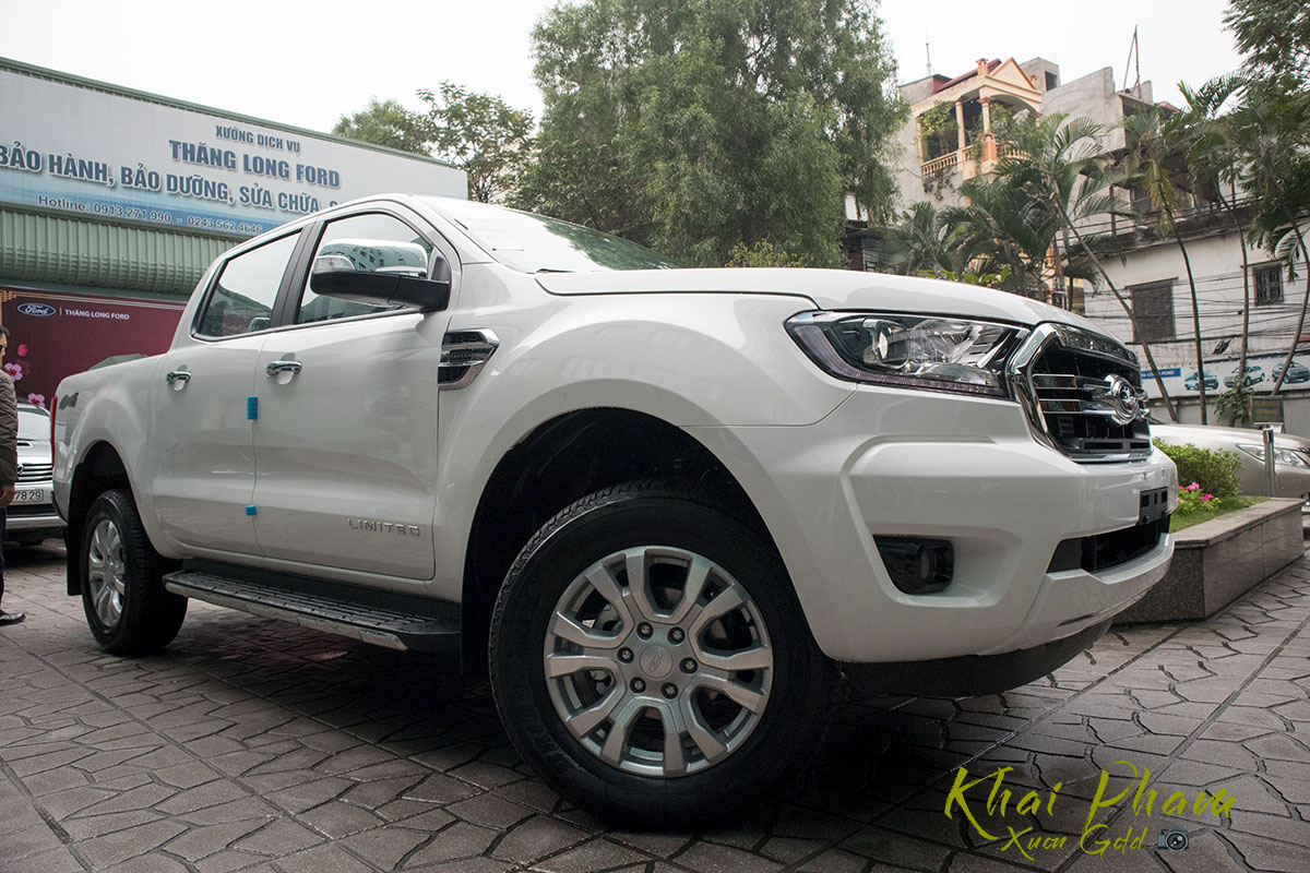 Ảnh chụp trước xe Ford Ranger Limited 2020