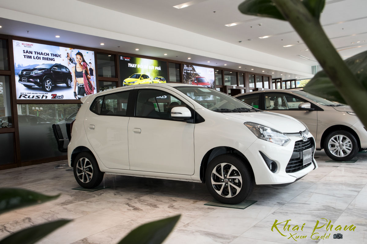 Ảnh chụp trước phải xe Toyota Wigo 2020