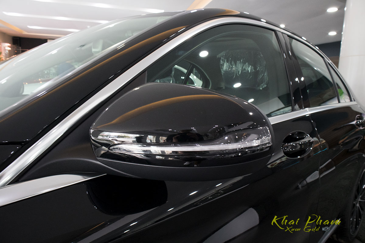 Hình ảnh chụp gương xe Mercedes-Benz C 200 Exclusive 2020