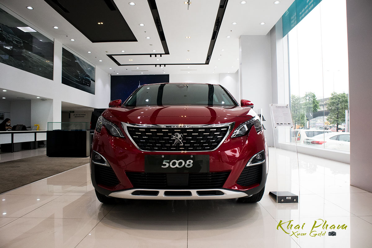 Ảnh chụp đầu xe Peugeot 5008​​ 2020