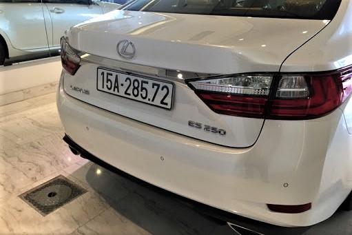 Chủ xe ô tô có thể làm thủ tục cấp hai biển số dài 1