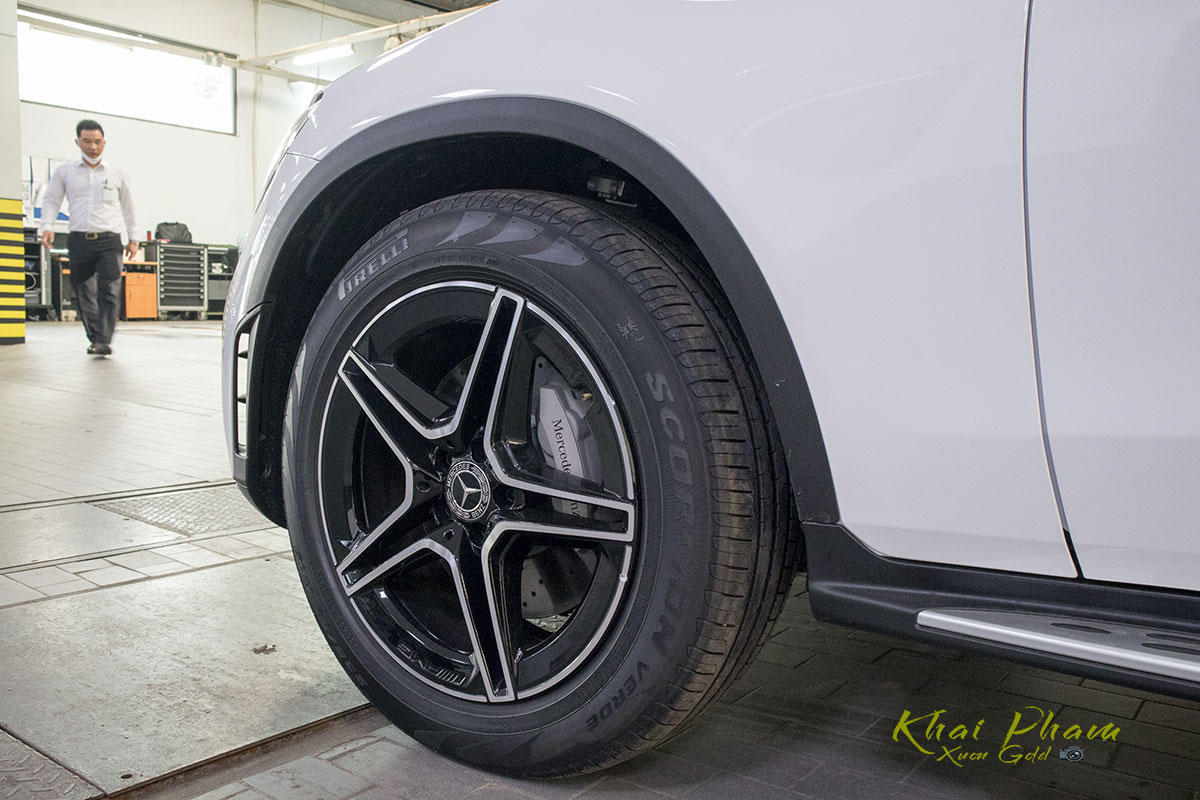 Ảnh chụp mâm xe Mercedes-Benz GLC 300 Coupe 2020