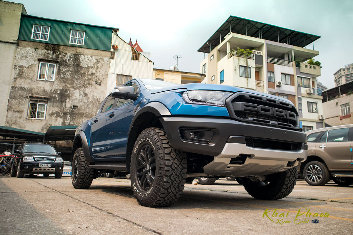Ảnh chụp đầu thấp xe Ford Ranger Raptor 2020 