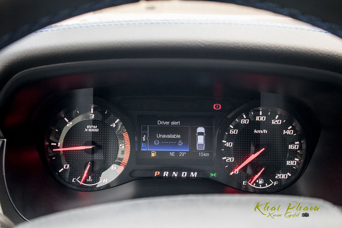 Ảnh chụp đồng hồ xe Ford Ranger Raptor 2020 