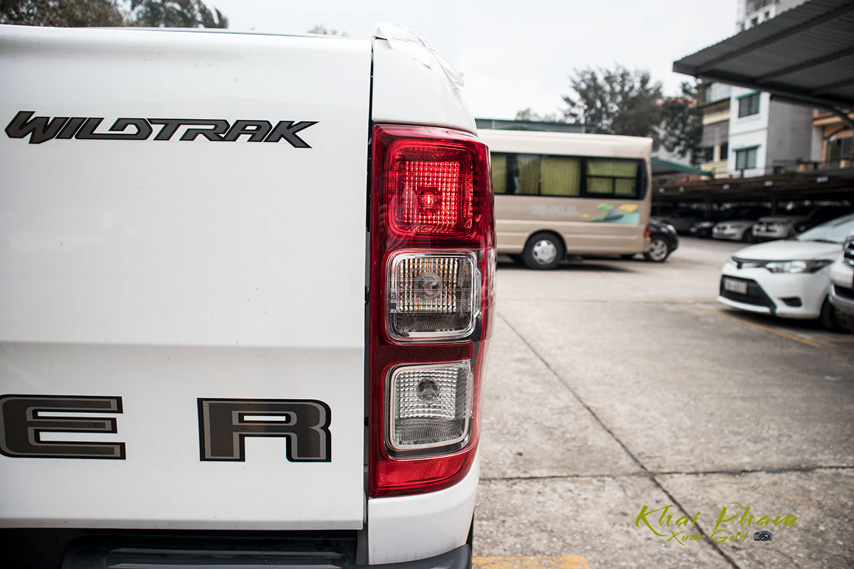 Ảnh chụp đèn hậu xe Ford Ranger Wildtrak 2020 1