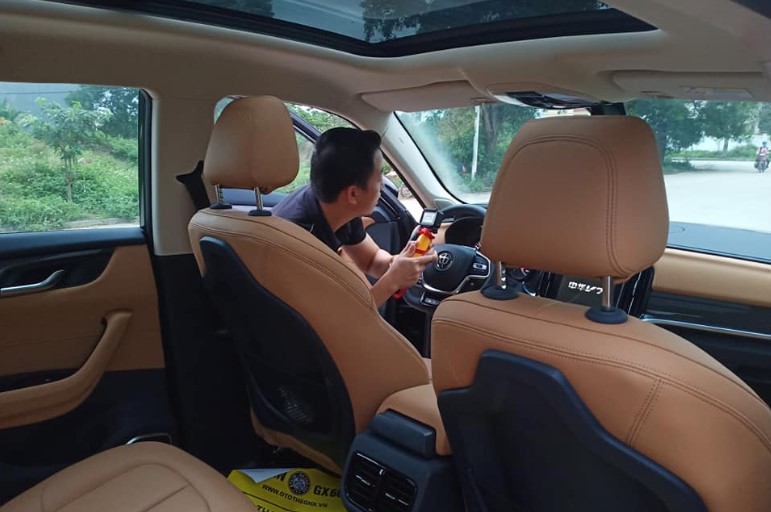 Xe Trung Quốc Brilliance V7 xuất hiện tại Việt Nam giá chỉ 783 triệu đồng, nhiều công nghệ "choáng váng" - Ảnh 1.