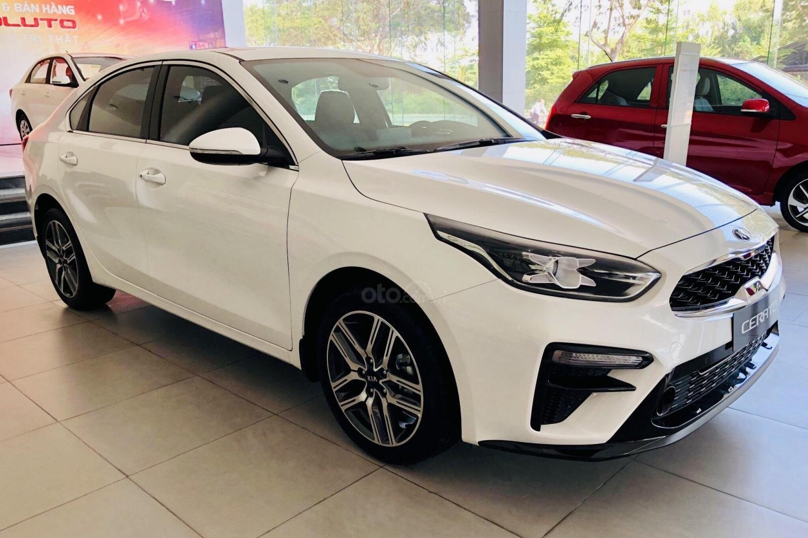 Kia Cerato tại một đại lý Việt Nam 1