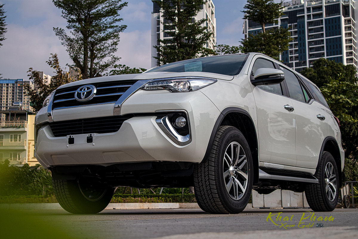 Ảnh chụp trước xe Toyota Fortuner 2020