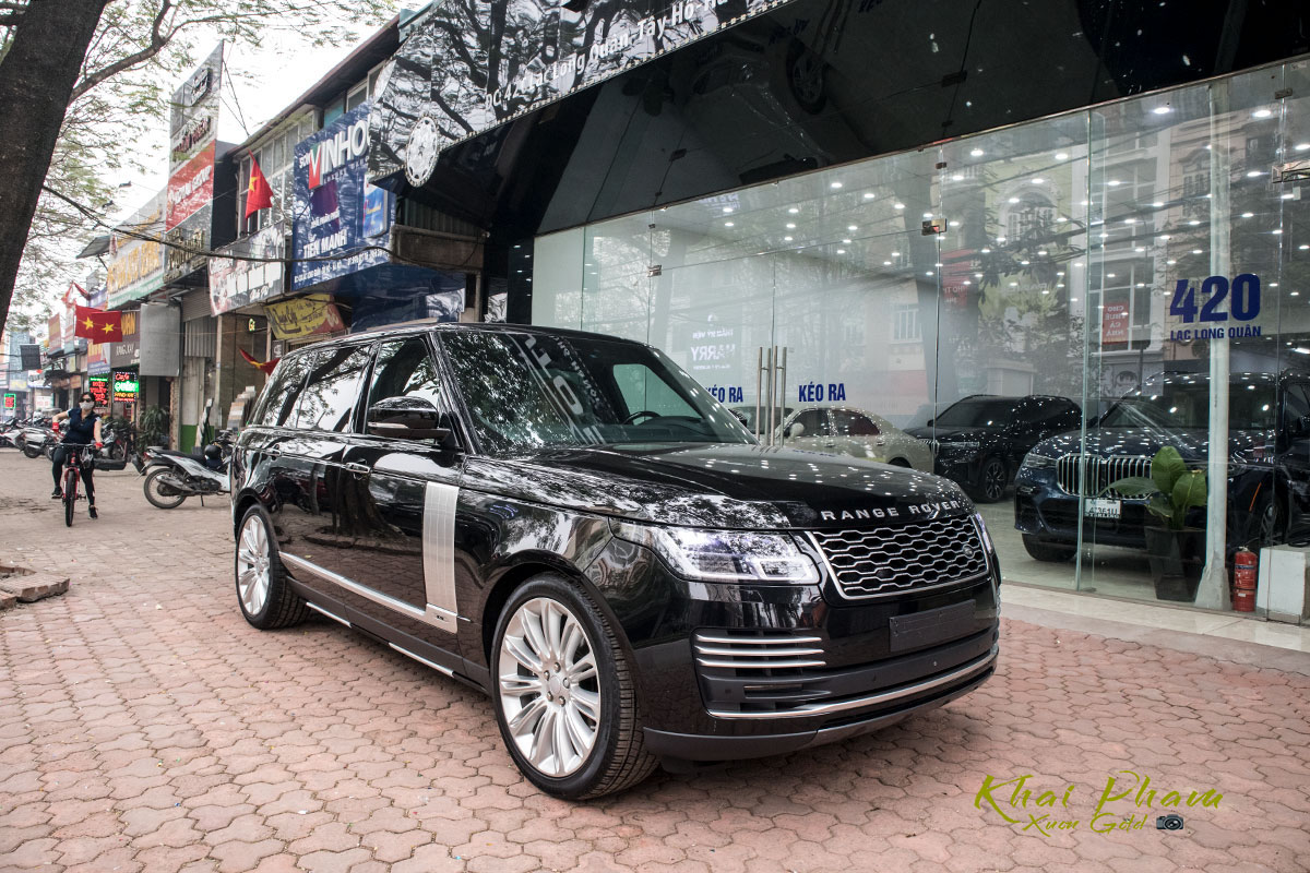 Ảnh chụp trước bên trái xe Range Rover Autobiography LWB 