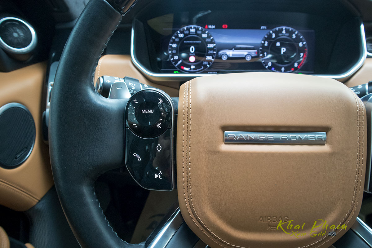 Ảnh chụp nút bấm vô-lăng xe Range Rover Autobiography LWB 
