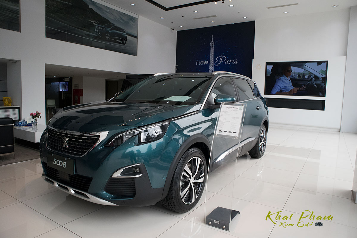 Ảnh chụp trước xe Peugeot 5008 2020