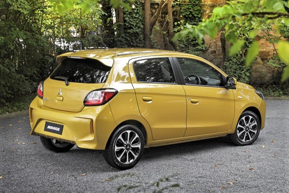 Thiết kế đuôi xe Mitsubishi Mirage 2020 1