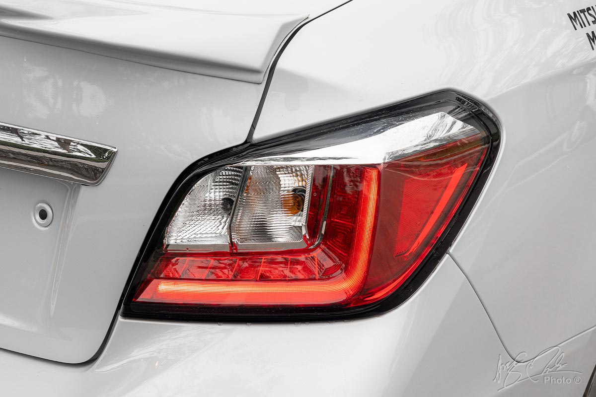 Đánh giá xe Mitsubishi Attrage CVT 2020: Cụm đèn hậu LED.