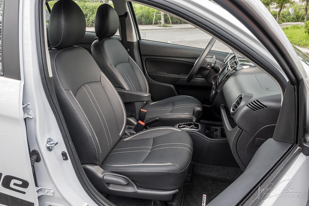 Đánh giá xe Mitsubishi Attrage CVT 2020: thiết kế ghế ngồi.