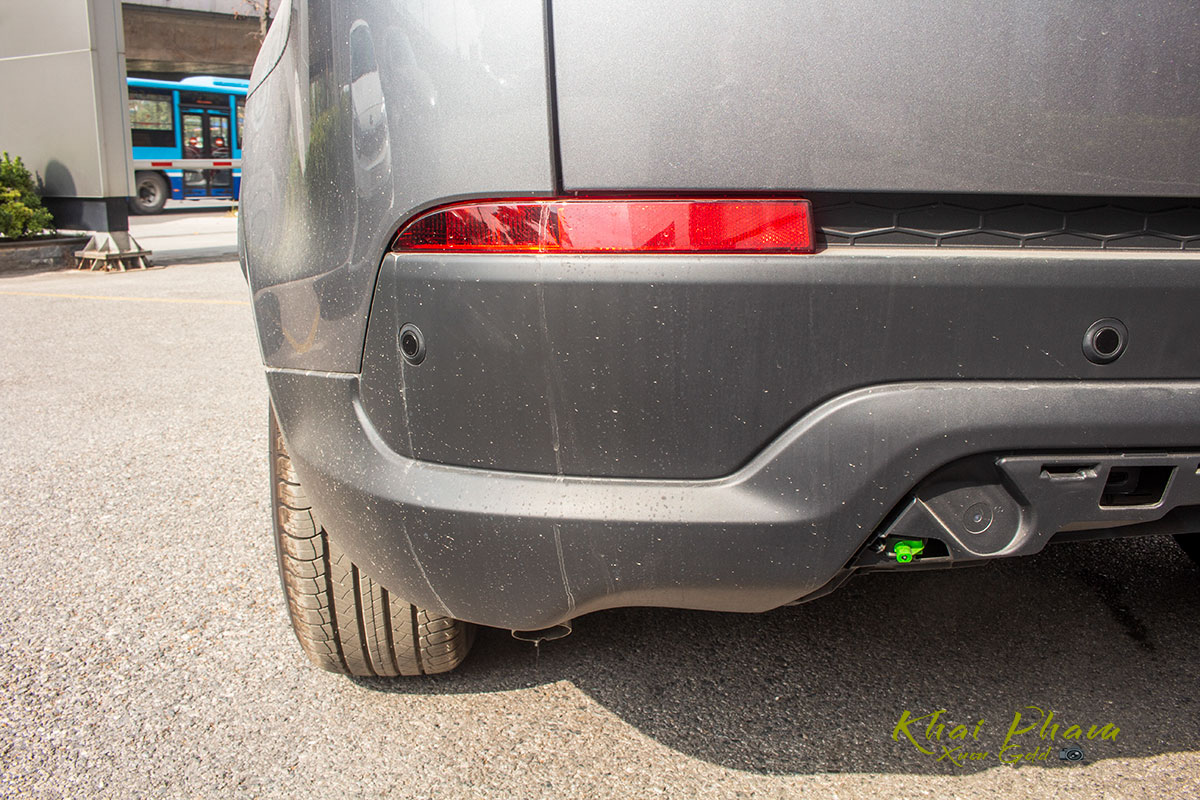 Hình ảnh chụp đèn phản quang xe Land Rover Discovery Sport S 2020