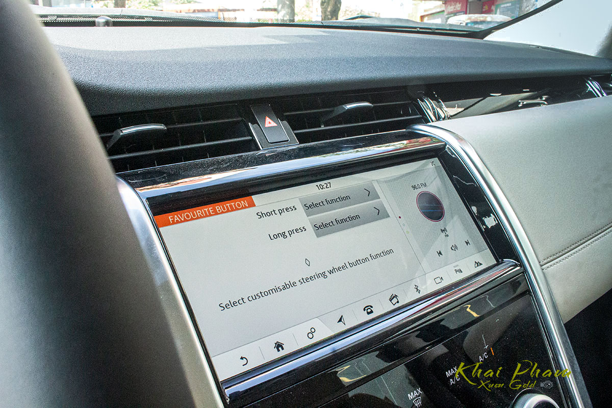 Hình ảnh màn hình xe Land Rover Discovery Sport S 2020