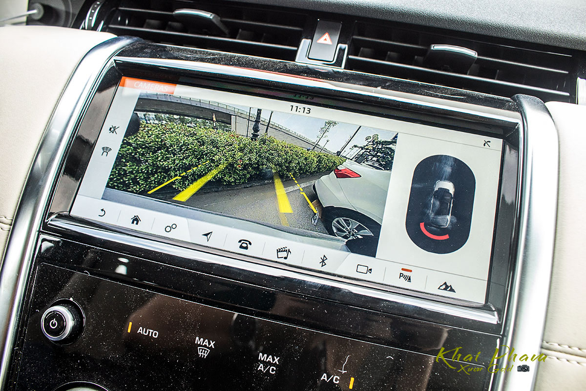 Hình ảnh màn hình camera lùi xe Land Rover Discovery Sport S 2020