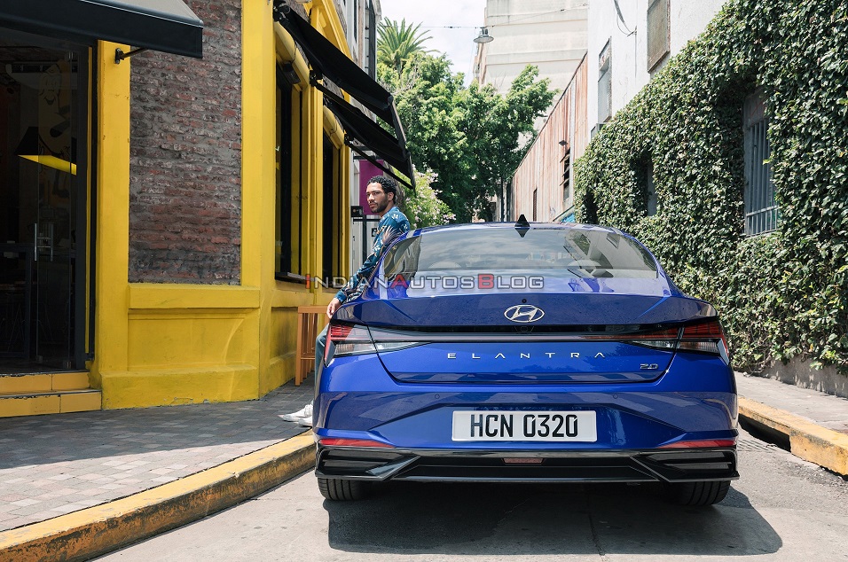 Hyundai Elantra 2021 công bố giá hấp dẫn, dân Hàn đổ xô đặt cọc a5
