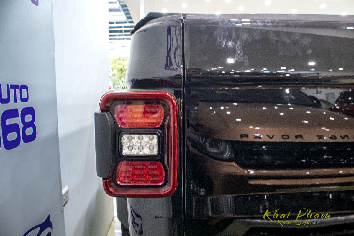 Ảnh chụp đèn hậu xe Jeep Gladiator Rubicon 2020 2