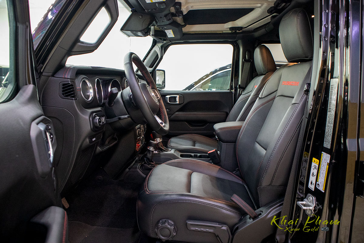 Ảnh chụp ghế lái xe Jeep Gladiator Rubicon 2020 2